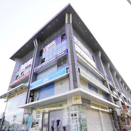 Hotel Nova Rooms Atlanta Shopping Surat Dış mekan fotoğraf