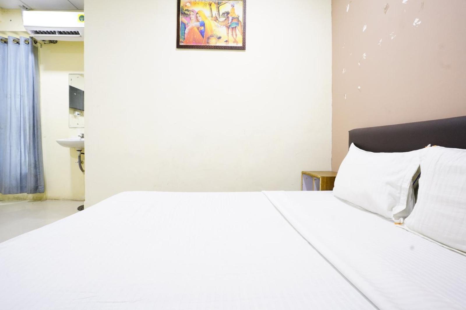 Hotel Nova Rooms Atlanta Shopping Surat Dış mekan fotoğraf